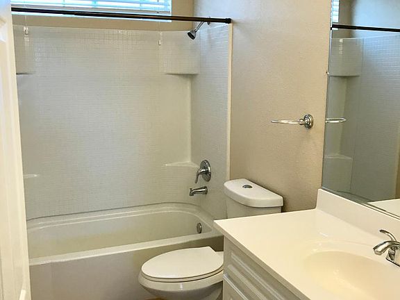 Upstairs second bath