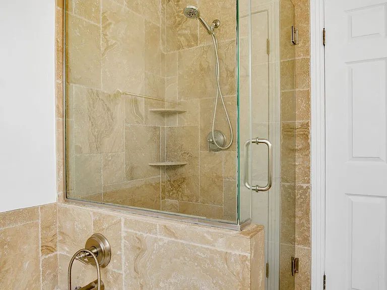 2545 Sycamore Dr — Photo 32