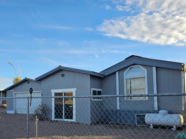 210 Ocotillo Dr, Elephant Butte, NM 87935
