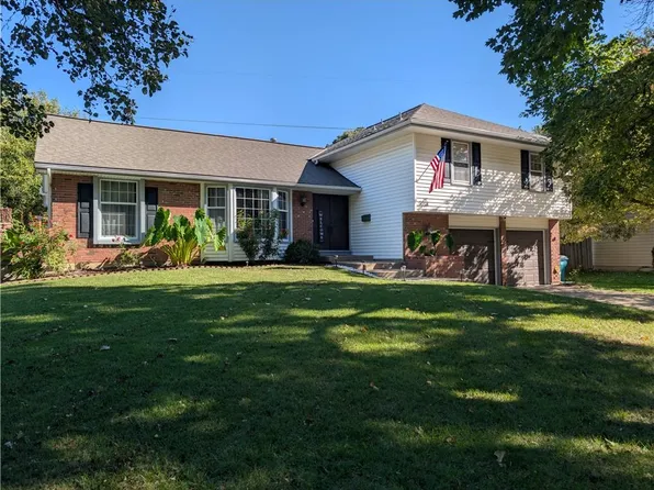 9312 W 81st Ter, Overland Park, KS 66204