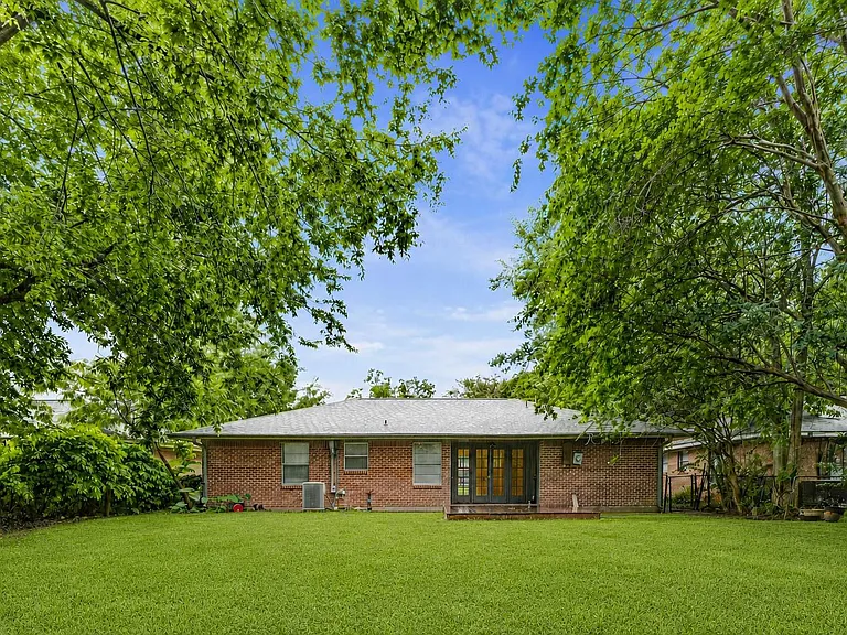 4026 Omeara Dr — Photo 16