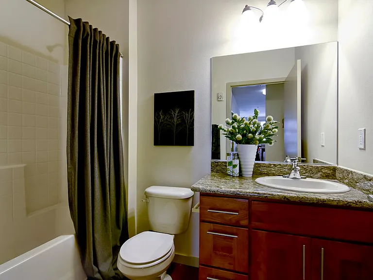 1623 Bellevue Ave — Photo 25