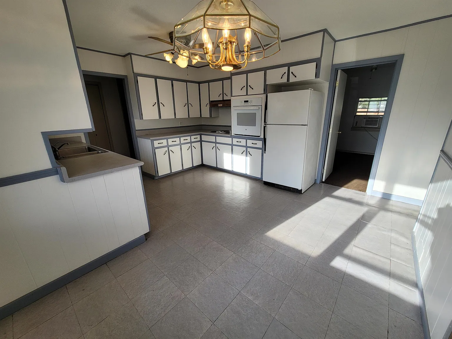 212 N Globe Ave - 1 — Photo 4