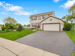 4003 Boone Creek Cir, McHenry, IL 60050