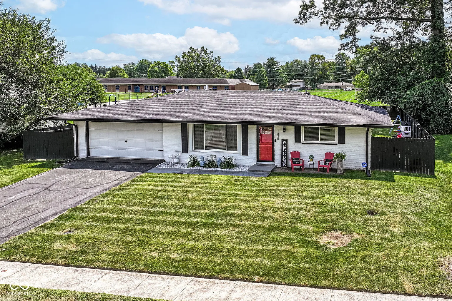 1835 Horizon Ln photo 1