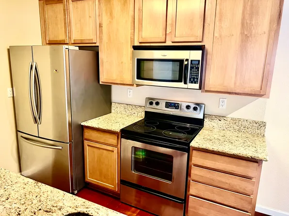 301 Glenwood Cir #147, Monterey, CA 93940