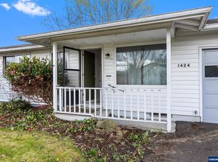 1424 Rainier Rd, Woodburn, OR 97071