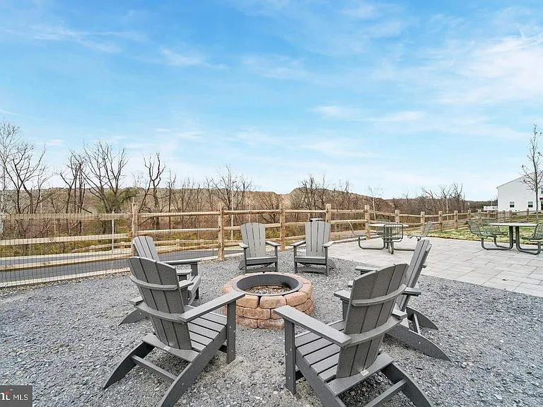 141 Four Leaf Dr — Photo 35