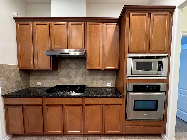 9023 Kinnel Ln — Photo 11