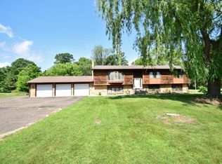 19280 Orchid St NW, Oak Grove, MN 55303