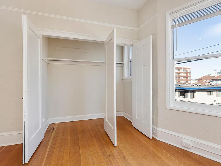 1633 Boylston Ave — Photo 7