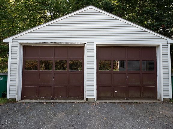 3rd image of 564 Fairmount St
