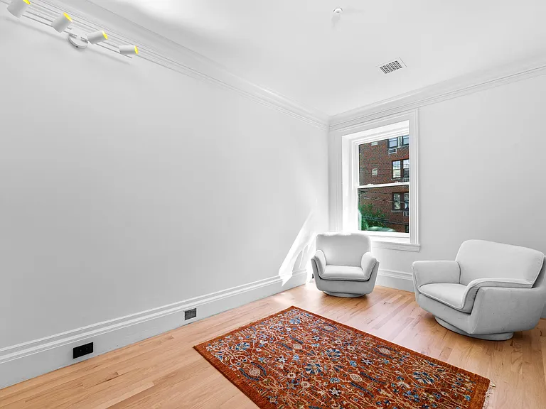 320 Tappan St #1 — Photo 8