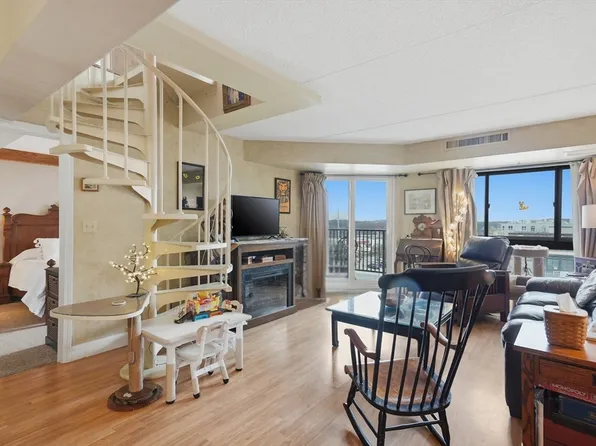 60 Rantoul St APT 708N, Beverly, MA 01915