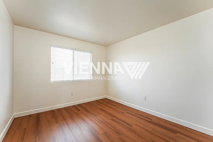 493 Silverhorn Dr — Photo 16