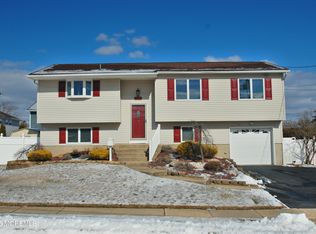 4 Galway Dr, Hazlet, NJ 07730