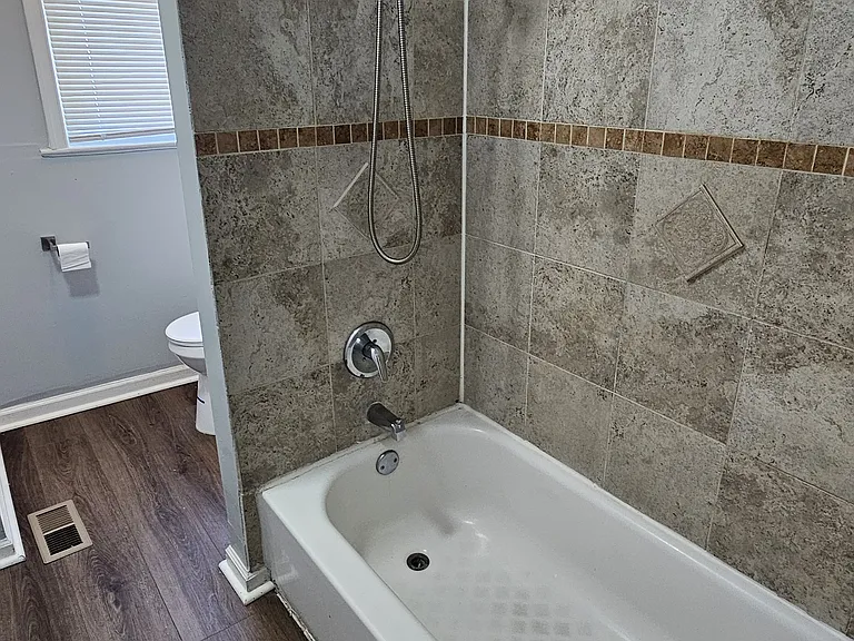Full Bath with Tub/Shower