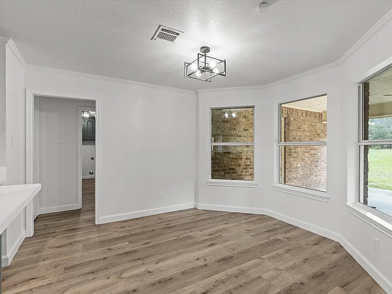 2517 Hayley Dr — Photo 10