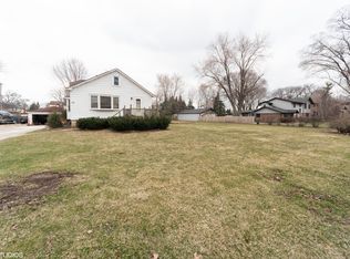300 E Emerson St, Arlington Heights, IL 60005