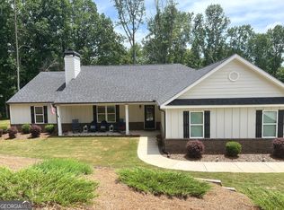 561 Oconee Ln, Commerce, GA 30529