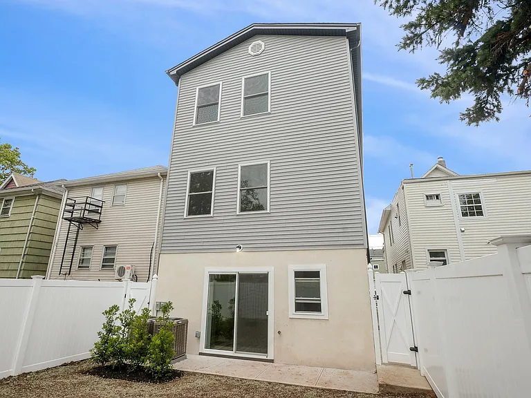 106 Patterson St — Photo 17
