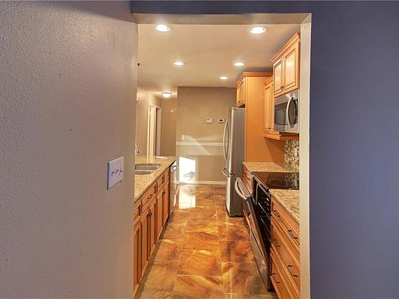 3rd image of 8035 Fawnridge Cir