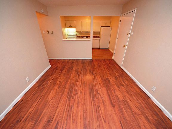 5th image of 7230 Southwest Ave APT 13