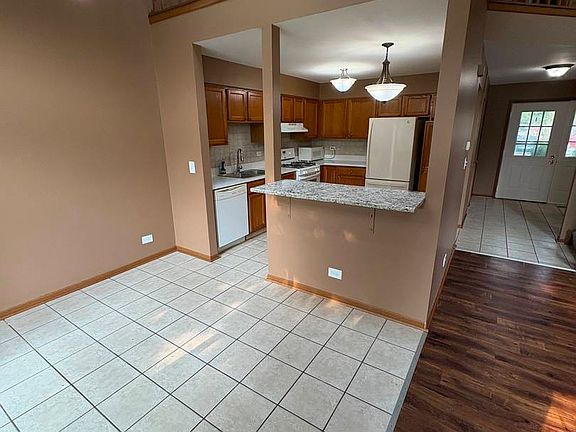 4th image of 1061 Rockport Dr #9-3