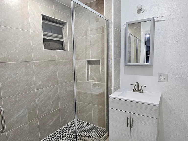 2634 Tidewater Dr — Photo 5