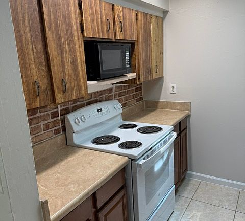 4th image of 4187 Corsair Ave