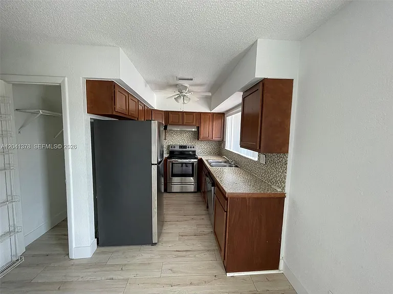 2580 Coral Springs Dr #2580 — Photo 11