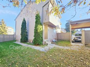 25 Akinsdale Gdns, Saint Albert, AB T8N2W8