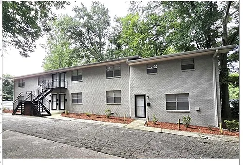 2637 Lester St Photo 1