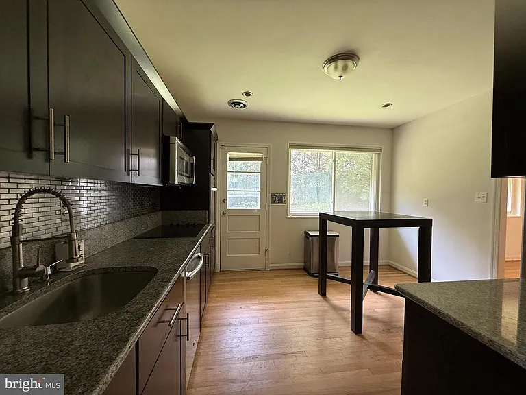 9209 E Parkhill Dr — Photo 4