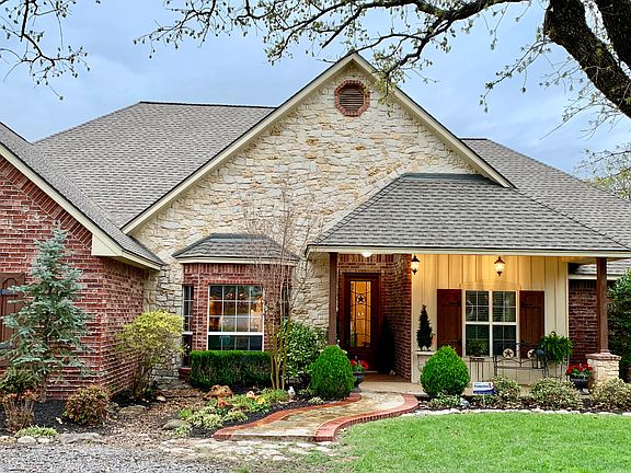 Gorgeous landscaping
