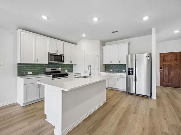 2107 Longchamp Ln, Seagoville, TX 75159