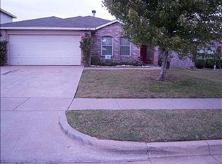 8744 Stonebriar Ln, Fort Worth, TX 76123