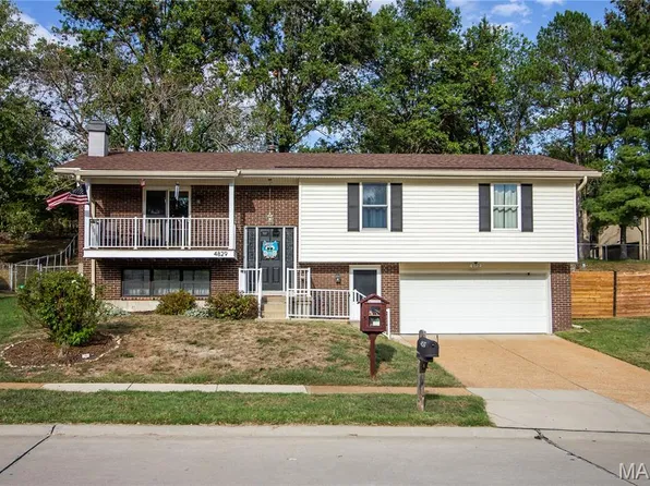 4829 Vermilion Dr, Saint Louis, MO 63128