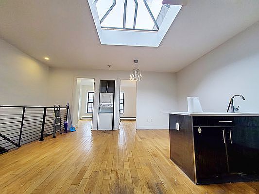 1st image of 451 Bainbridge St Floor 2