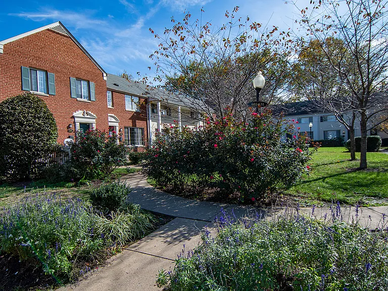 Brookville Townhomes Exterior 34