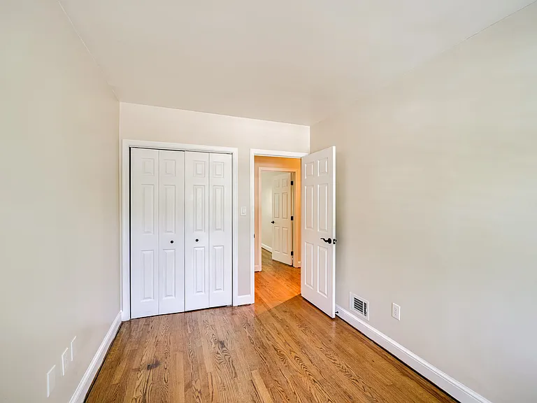 1317 Queen St — Photo 15