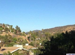 9855 McBroom St, Sunland, CA 91040