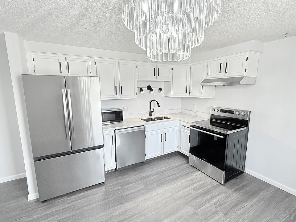 1st image of 55 Minden Dr #1