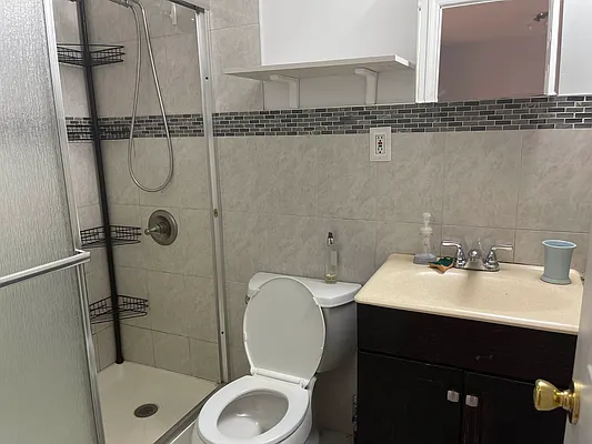 Rented by 18 REALTY | media 4