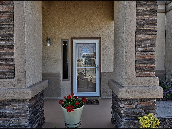 3rd image of 5512 Valley Oak Dr