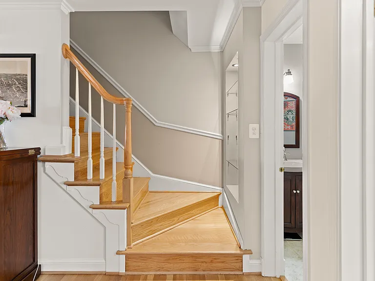 2302 Sanford St — Photo 58