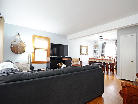 4th image of 10005 S Trumbull Ave
