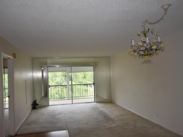6020 NW 44th Street #304, Lauderhill, FL 33319