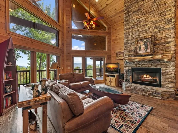 1150 Mountain High Dr, Mineral Bluff, GA 30559