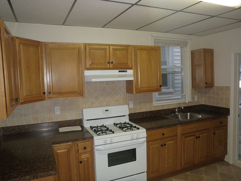 2nd image of 615 Warren St #1
